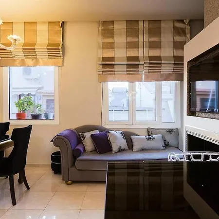 Eleanna's Luxury בית נופש *