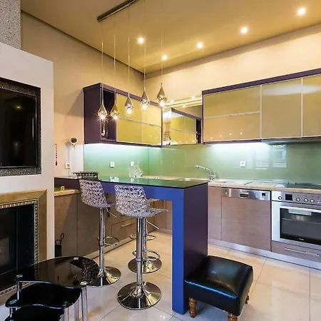 Eleanna's Luxury העיירה רתימנו