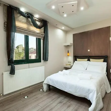 Eleanna's Luxury בית נופש *