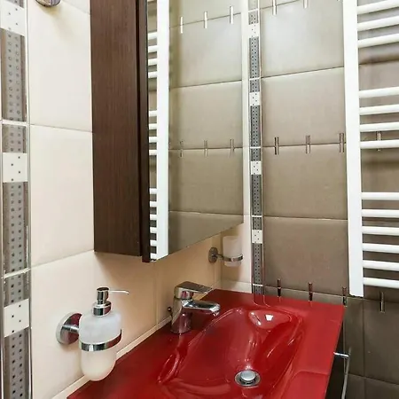 Eleanna's Luxury بيت للعطل